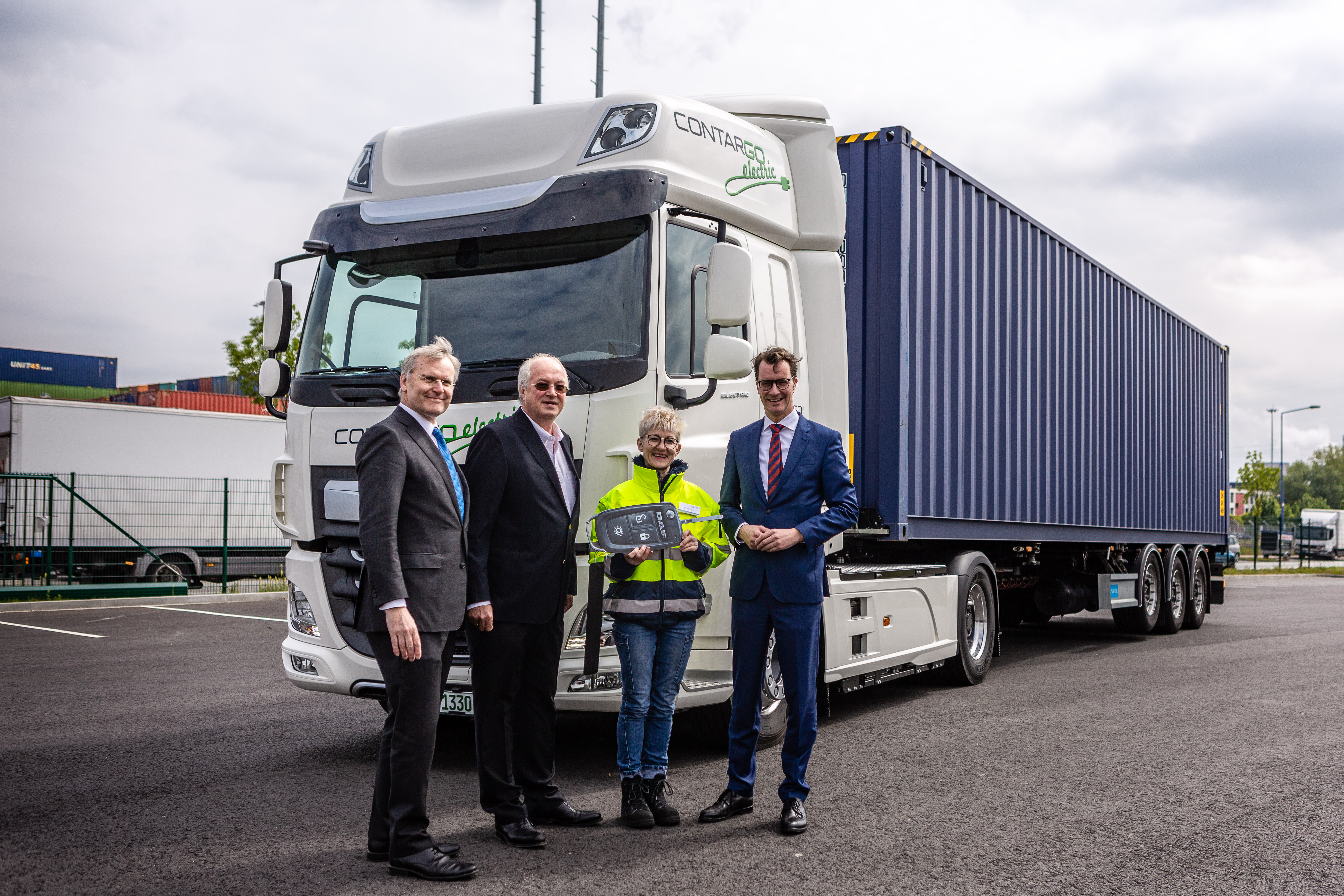 Rhenus Logistics reçoit deux camions DAF CF Electric