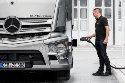 Mercedes-Benz Trucks propose ses stations de recharge